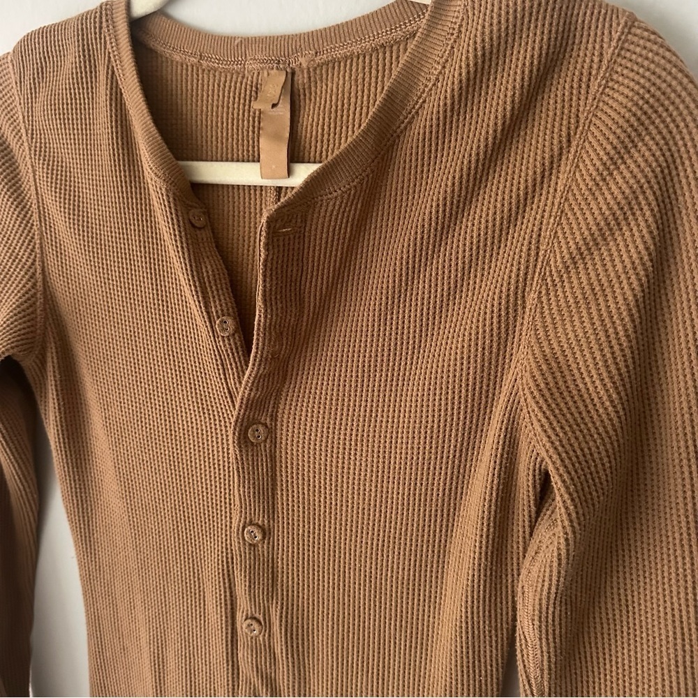 Skims Waffle Knit Onesie Camel Sz Medium Loungewear - Picture 8 of 14